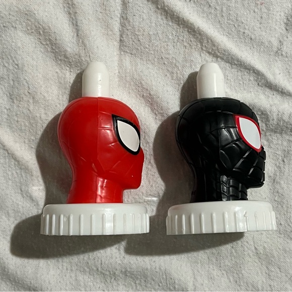 2 Good 2 Grow Spiderman Spider Man Red And Black Spout  Bottle Juice Topper Lot - Picture 1 of 2